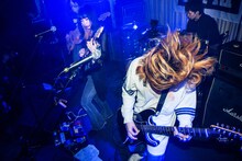 ライブ中のWater Maze。