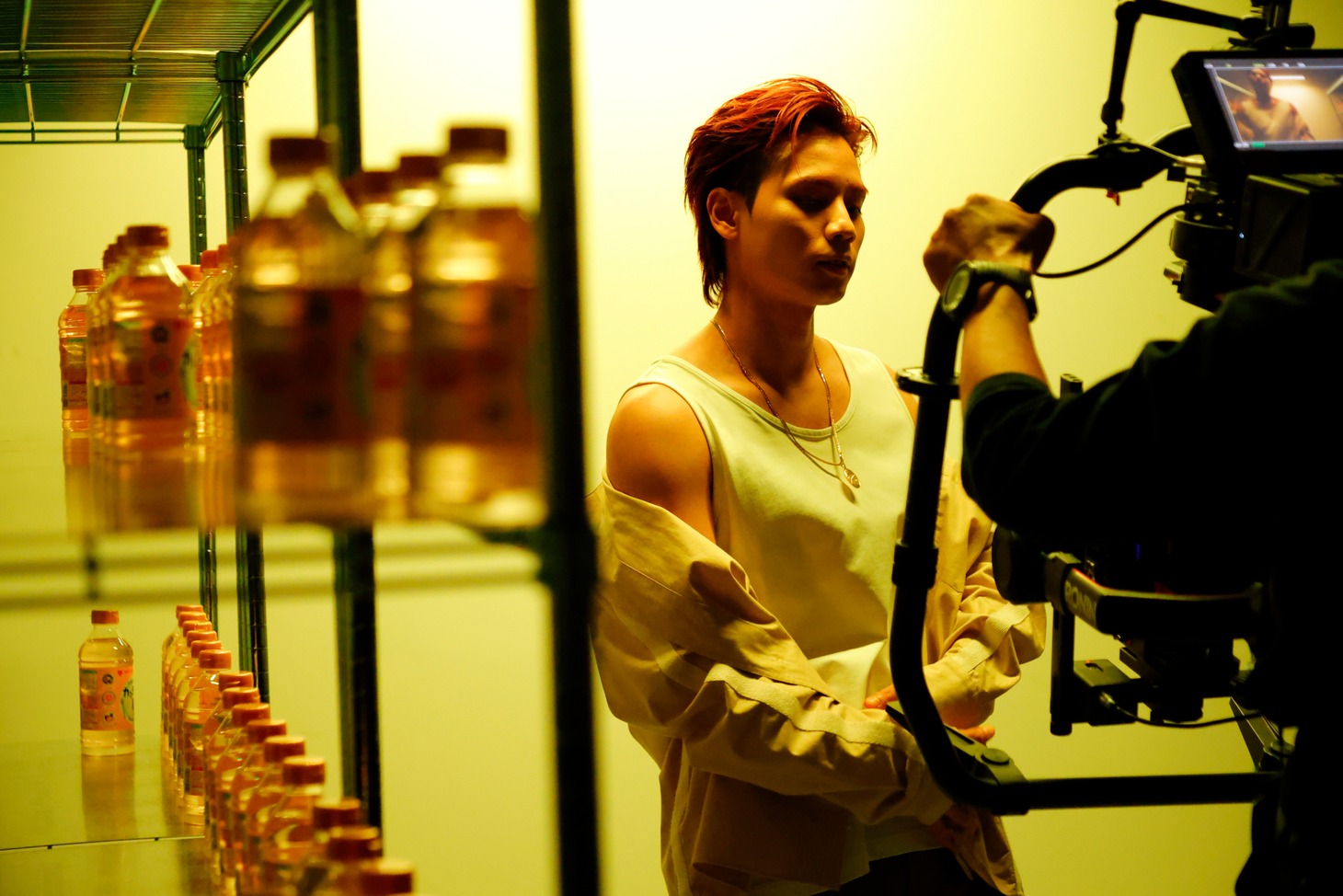 ムービー「KANTANSU」メイキング映像より。