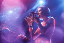 Maika Loubté「art of mani mani」の様子。