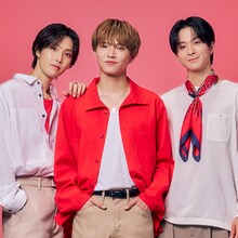 左からFANTASTICSの堀夏喜、佐藤大樹、澤本夏輝。