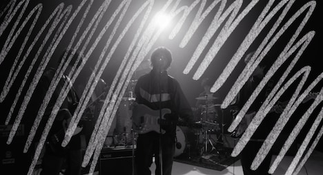 Ayllton「バッドベイビー」ミュージックビデオのサムネイル。