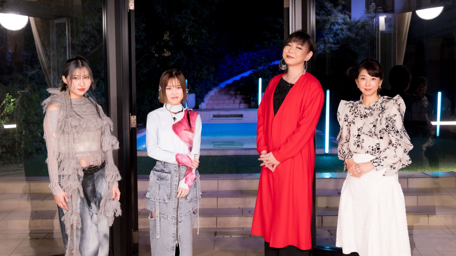 左からeill、Rei、ミッツ・マングローブ、藤村さおり。