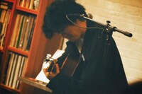 トヨシ（提供：ELSEWHERE KIKOU / Sony Music Publishing (Japan) Inc.）