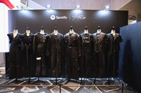 ポップアップスペースに展示されているStray Kidsの衣装。（写真提供：Spotify）