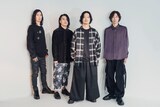 THE BACK HORN。左から2人目が菅波栄純（G）、3人目が山田将司（Vo）。