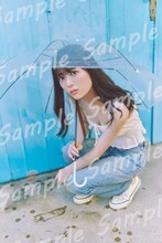 岩本蓮加（乃木坂46）1st写真集「いたずらな風」封入特典ポストカード第2弾。（Photo by SAKAI DE JUN）