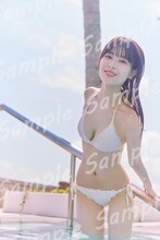 岩本蓮加（乃木坂46）1st写真集「いたずらな風」封入特典ポストカード第4弾。（Photo by SAKAI DE JUN）