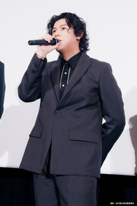 LEO (c)田中聖太郎写真事務所　