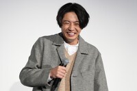 無茶ぶりに笑う相葉雅紀（嵐）。