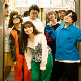 YIKOが1stEP表題曲「どうかしてる」MV公開、Satori&脇田もなりがツインボーカルの新バンド