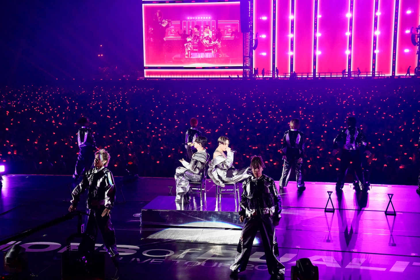 「三代目 J SOUL BROTHERS LIVE TOUR 2024 "ECHOES OF DUALITY"」初日公演の様子。
