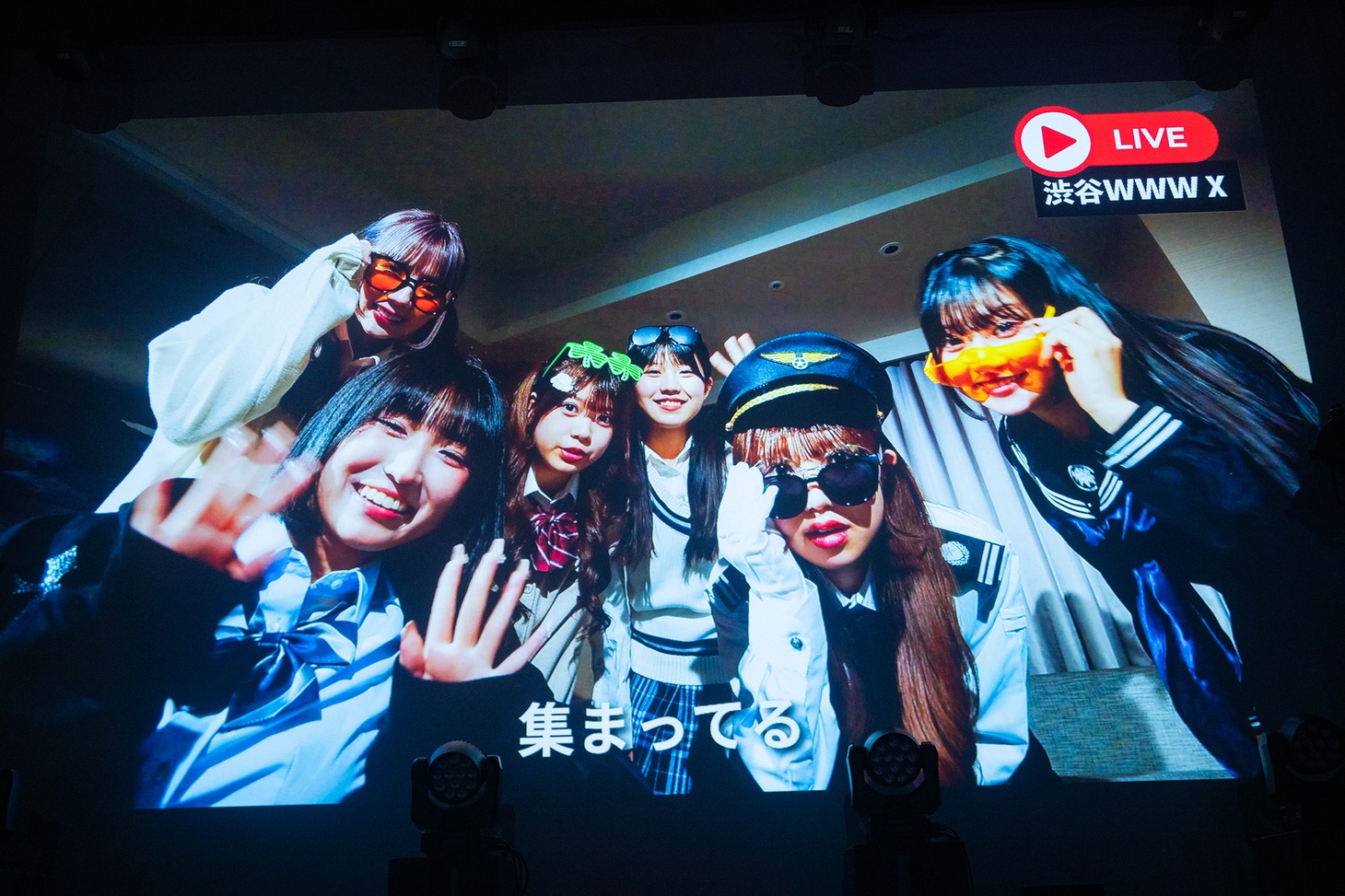 HAPPY CREATORSデビューライブ「はっぴー創造計画」オープニングムービーのワンシーン。