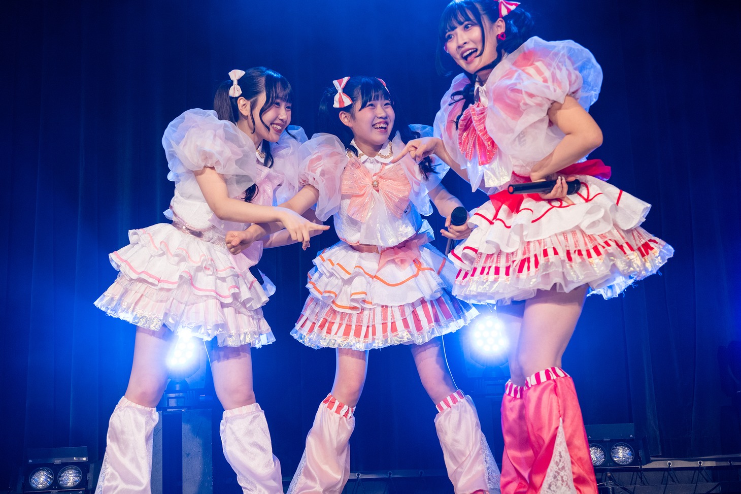 左から楠森しゅり、松本せりな、夏目りこ。