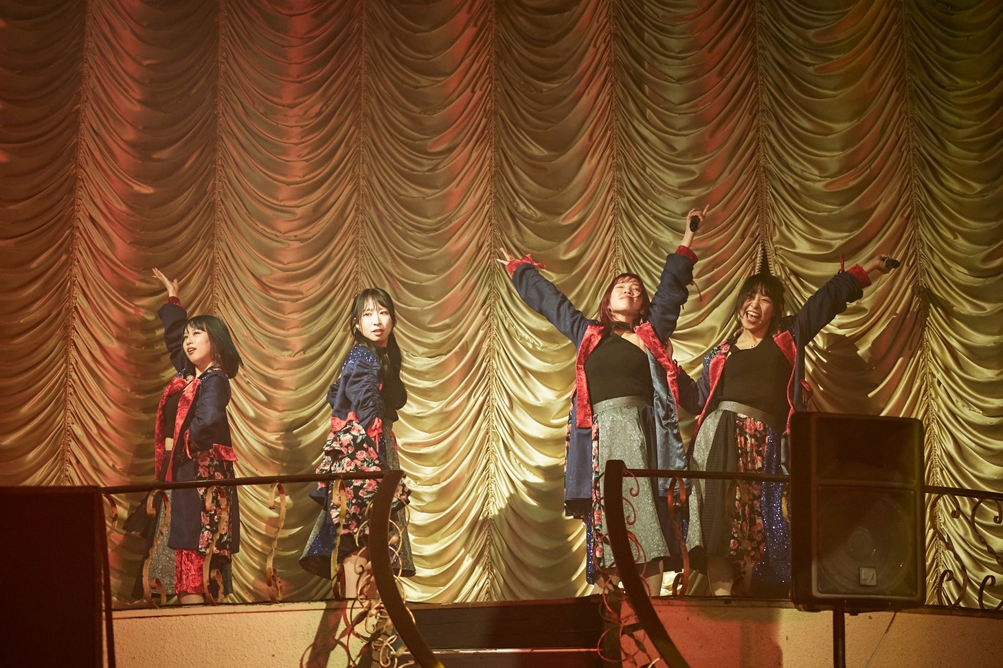 「スパンコールグッドタイムズ RELEASE ONEMAN SHOW 『キネマとユニバース』」東京キネマ倶楽部公演の様子。