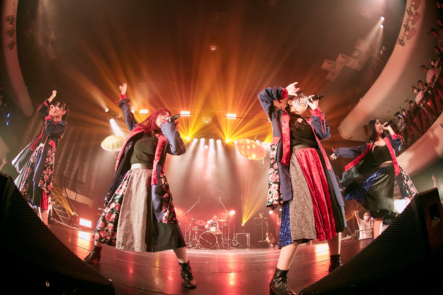 「スパンコールグッドタイムズ RELEASE ONEMAN SHOW 『キネマとユニバース』」東京キネマ倶楽部公演の様子。
