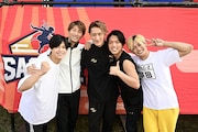 左から菅田琳寧(7 MEN 侍)、濱田崇裕(WEST.)、岩本照(Snow Man)、原嘉孝、塚田僚一(A.B.C-Z)