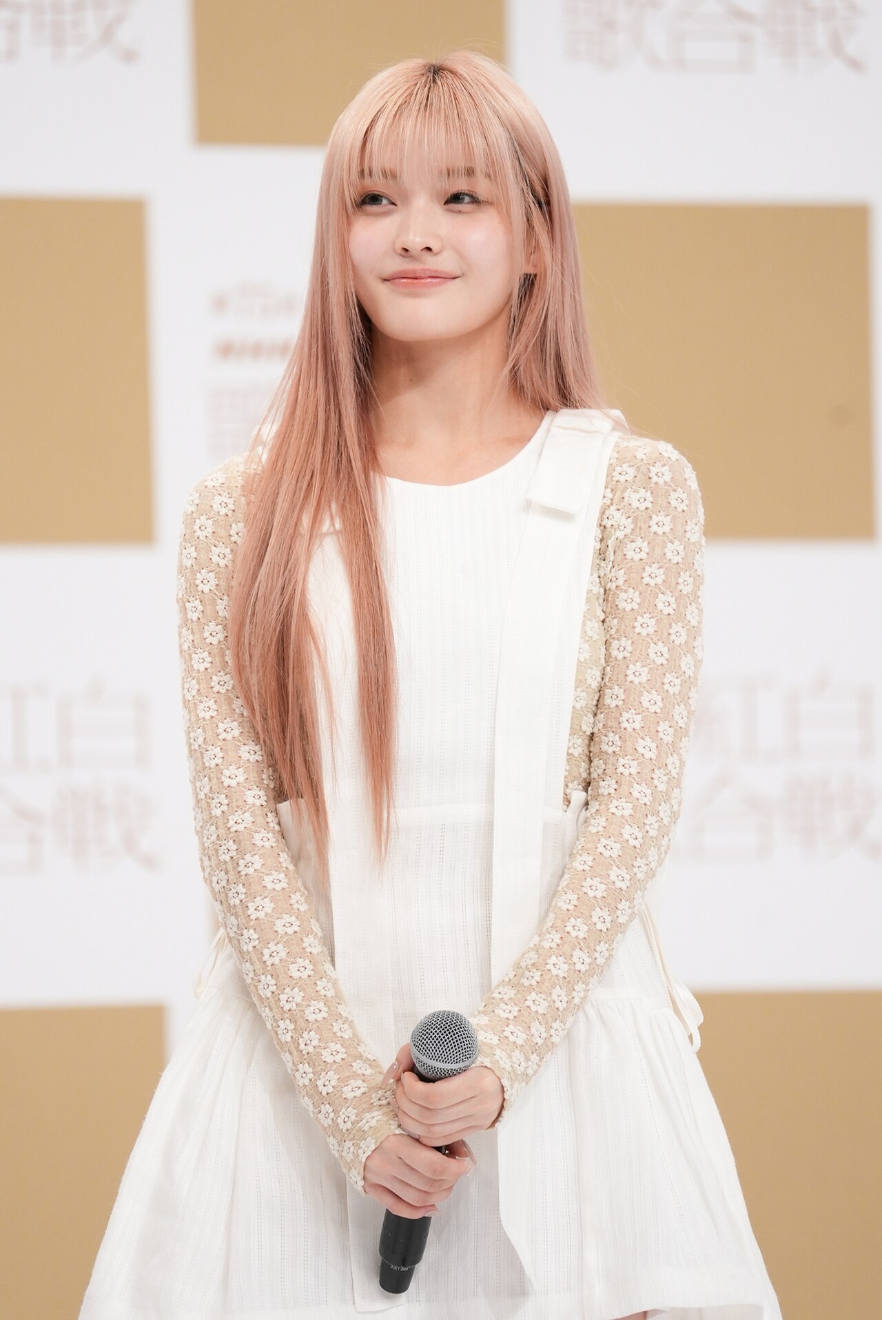 IROHA IROHA（ILLIT） - 「NHK紅白歌合戦」三山ひろしのけん玉チャレンジに