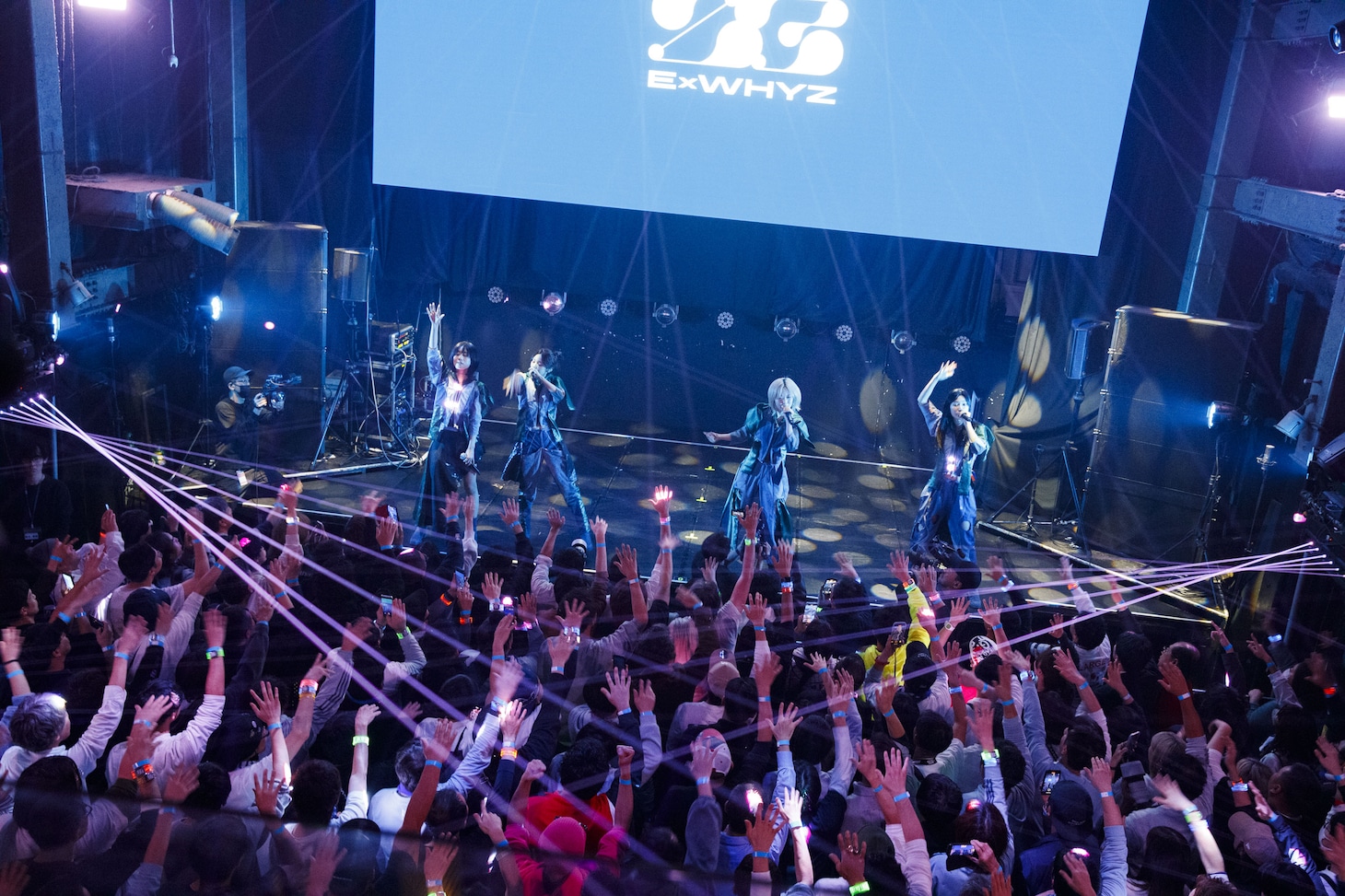 ExWHYZのライブの様子。（Photo by sotobayashi kenta）