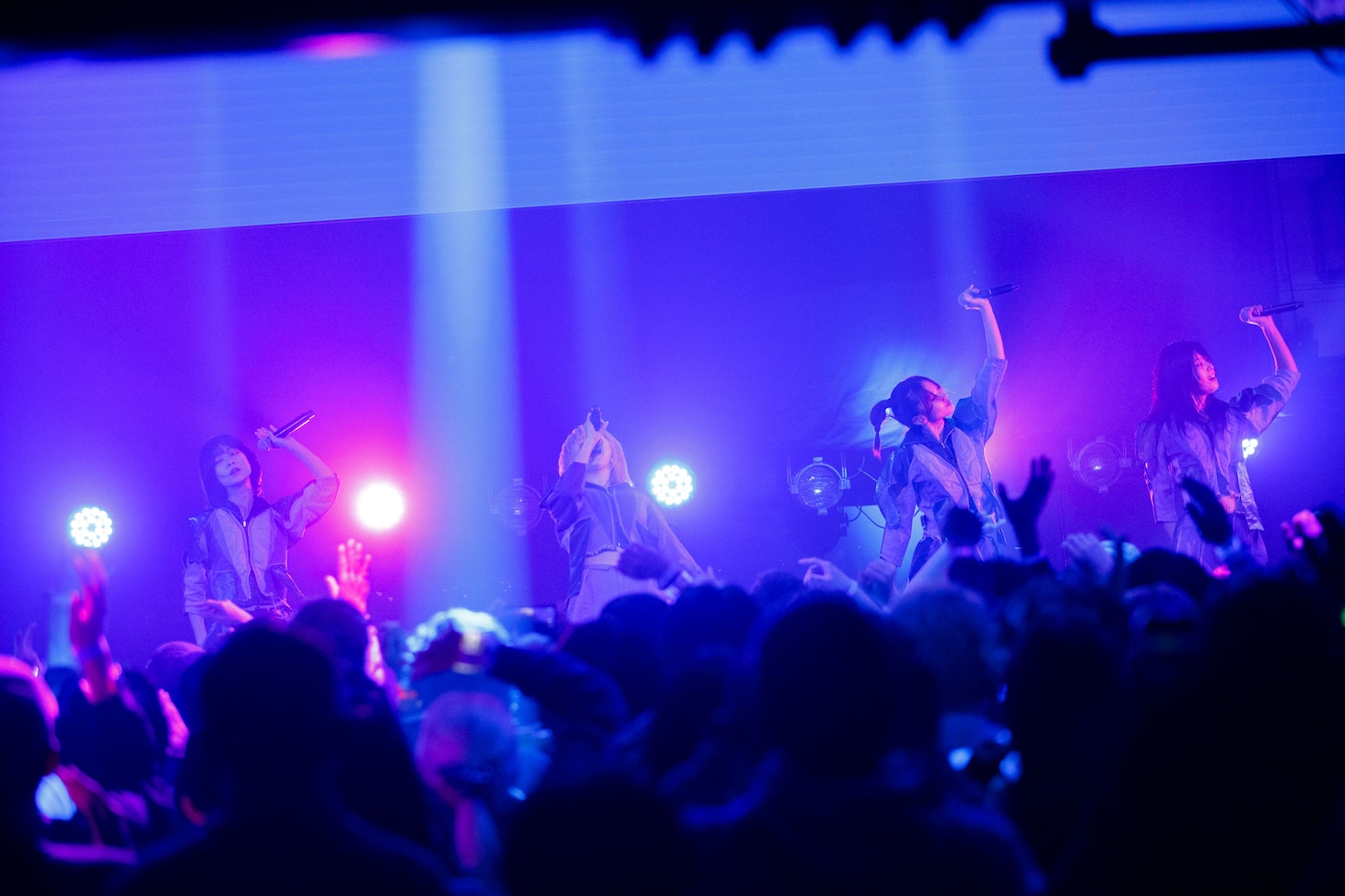 ExWHYZのライブの様子。（Photo by sotobayashi kenta）