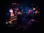 パスピエのワンマンツアー「あちゃらかカリギュラ」初日の様子。（撮影：なかむらしんたろう）