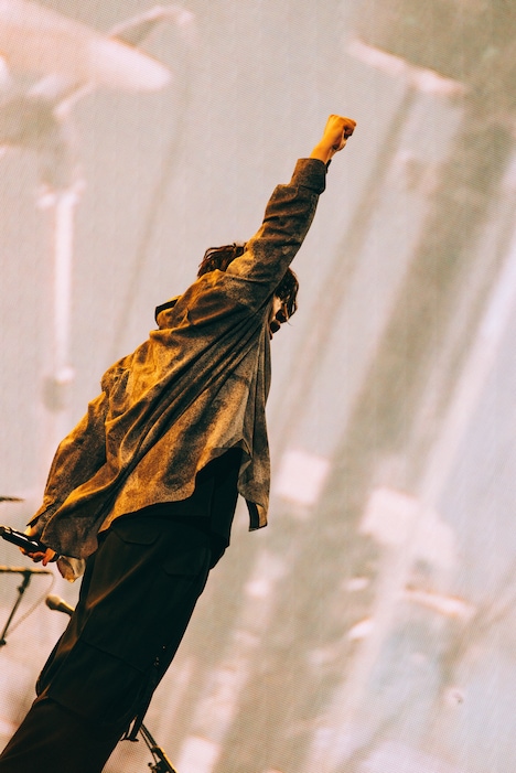 藤原聡（Vo, Piano）（Photo by TAKAHIRO TAKINAMI）