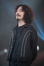 横分けアフロになった竜人くん。