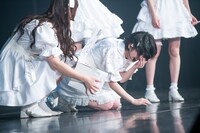 清ゆな（左）の発言で笑いが止まらない清凪（右）。