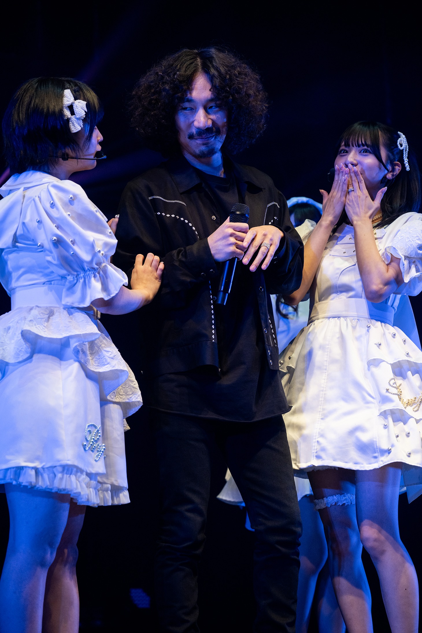 ステージ上でイチャつく清 竜人25。