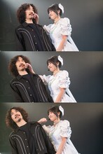 清竜人（左）にパンチを当てる清さきな（左）。