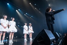 「来年もやるぞー！」と叫ぶ清竜人。