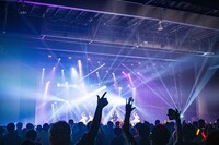 「ラブ♡ボクシング」で盛り上がるフロア。