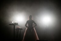 「全曲眉村ちあき ラブソングお着席編」のオープニングより。