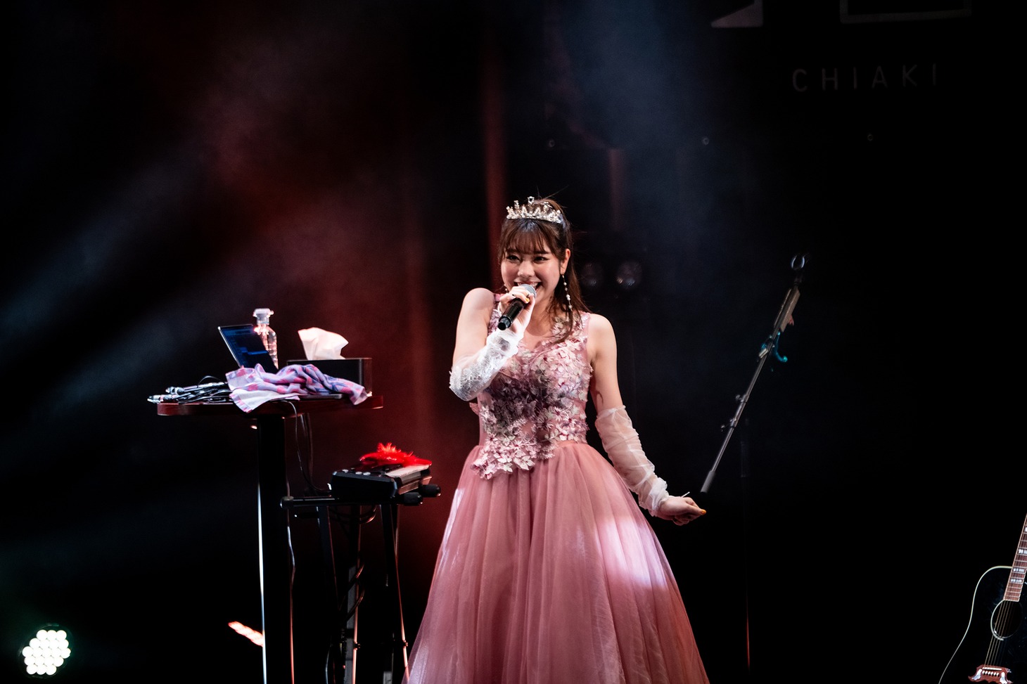 「全曲眉村ちあき ラブソングお着席編」の様子。