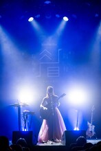 「全曲眉村ちあき ラブソングお着席編」の様子。