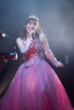 笑顔いっぱいの眉村ちあき。