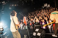 ラックライフのライブの様子。（撮影：佐藤広理）