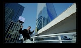 ベリーグッドマン「タンスの前でダンス」ミュージックビデオより。