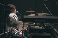 小泉拓（Dr）（撮影：岩本彩）