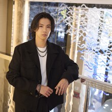 MIKIMOTOニューヨーク店を訪れた神宮寺勇太（Number_i）。