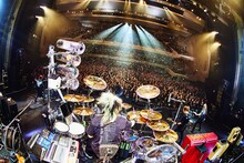 LUNA SEAのライブの様子。（撮影：田辺佳子）