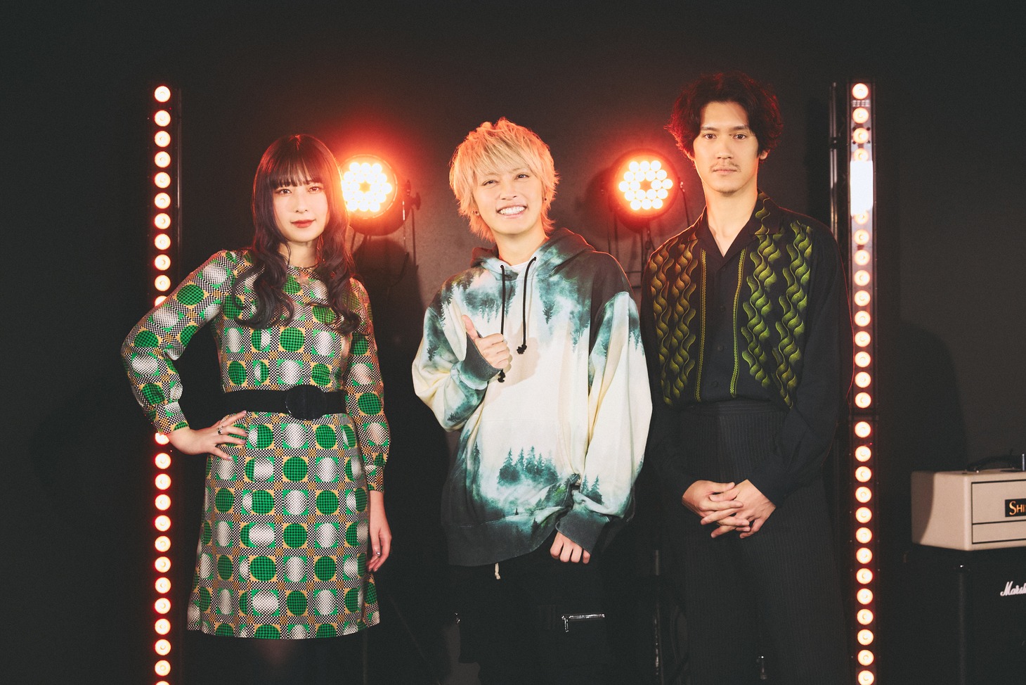 左から松尾レミ、手越祐也、亀本寛貴。