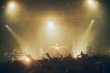 「山本彩×ライブナタリー Zepp TOUR『SYnergy』」阿部真央のステージの様子。（撮影：山川哲矢）