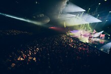 「山本彩×ライブナタリー Zepp TOUR『SYnergy』」東京公演の様子。（撮影：山川哲矢）