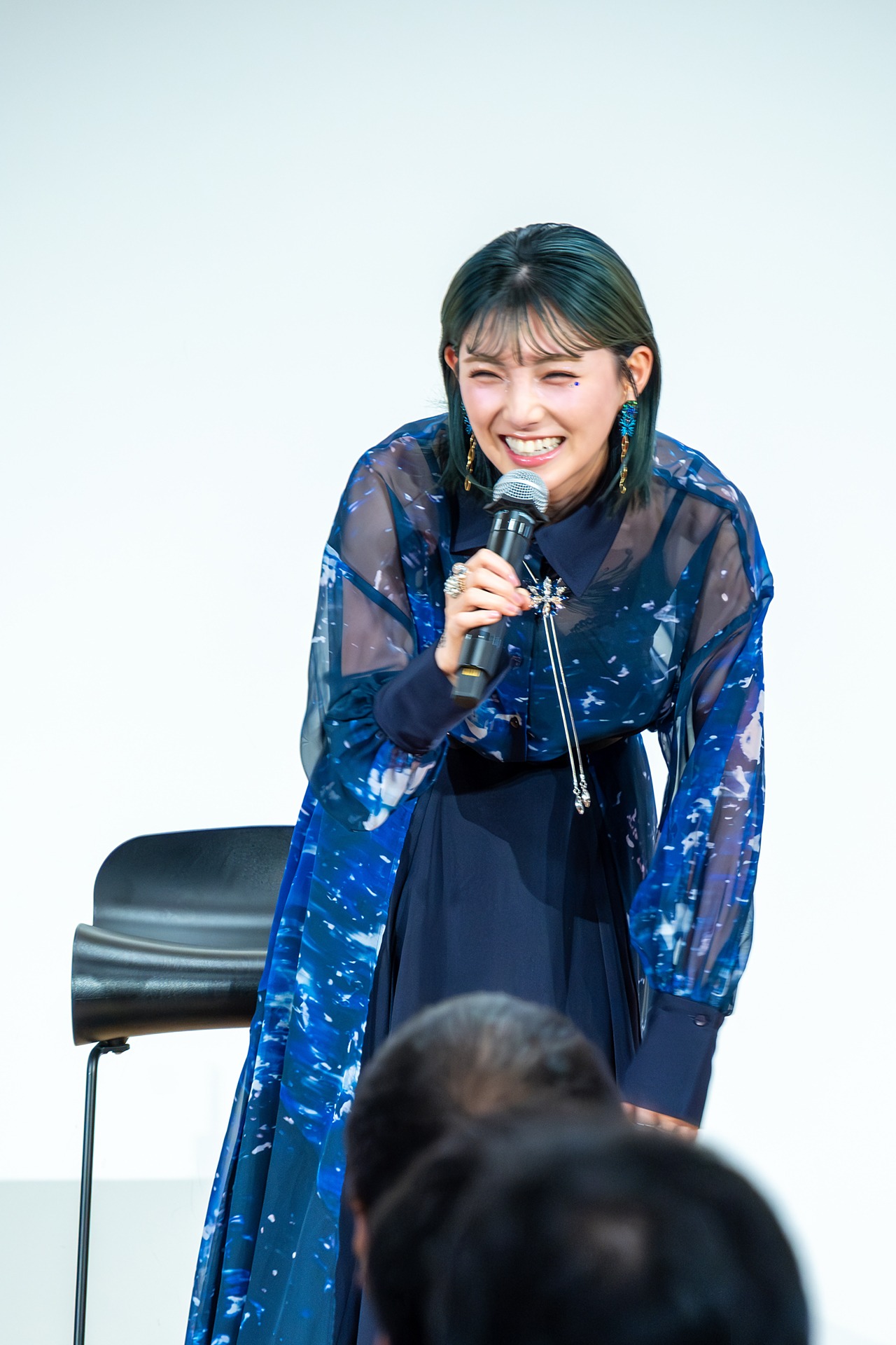岡田奈々（撮影：ナカニシキュウ）