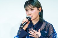 岡田奈々（撮影：ナカニシキュウ）