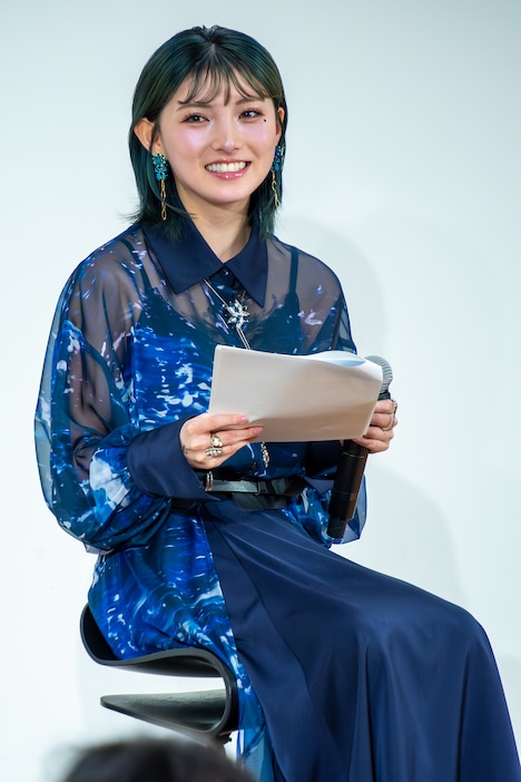 岡田奈々（撮影：ナカニシキュウ）