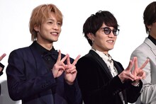 中間淳太と神山智洋。