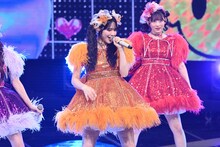 FRUITS ZIPPERによるパフォーマンスの様子。（提供：NHK）