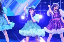 FRUITS ZIPPERによるパフォーマンスの様子。（提供：NHK）