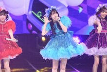 FRUITS ZIPPERによるパフォーマンスの様子。（提供：NHK）